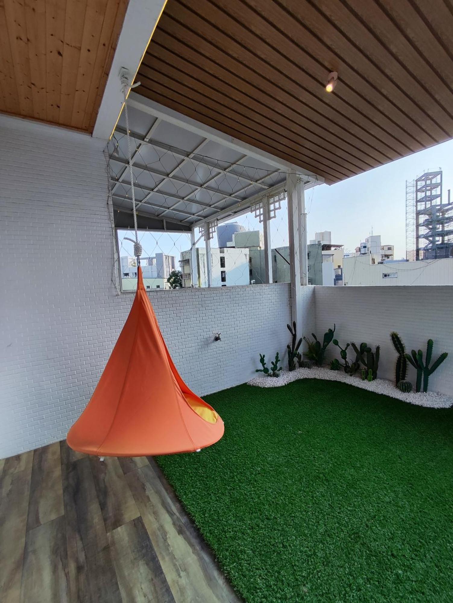 棚棚屋室內帳篷民宿inn Kaohsiung Luaran gambar